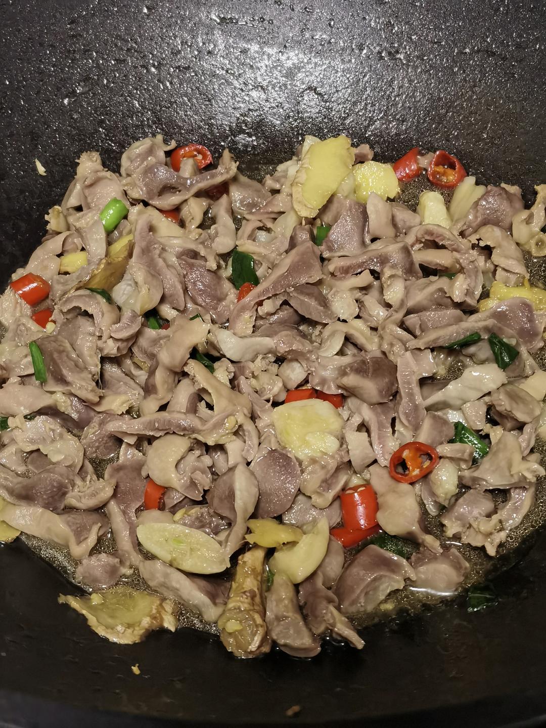 爆炒鸡胗