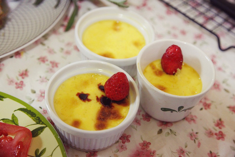 Crèmebrulée。法式烤布雷。焦糖布丁。