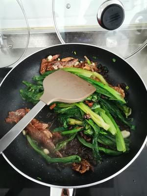 豆豉鲮鱼油麦菜～美味的家常快手菜的做法 步骤3