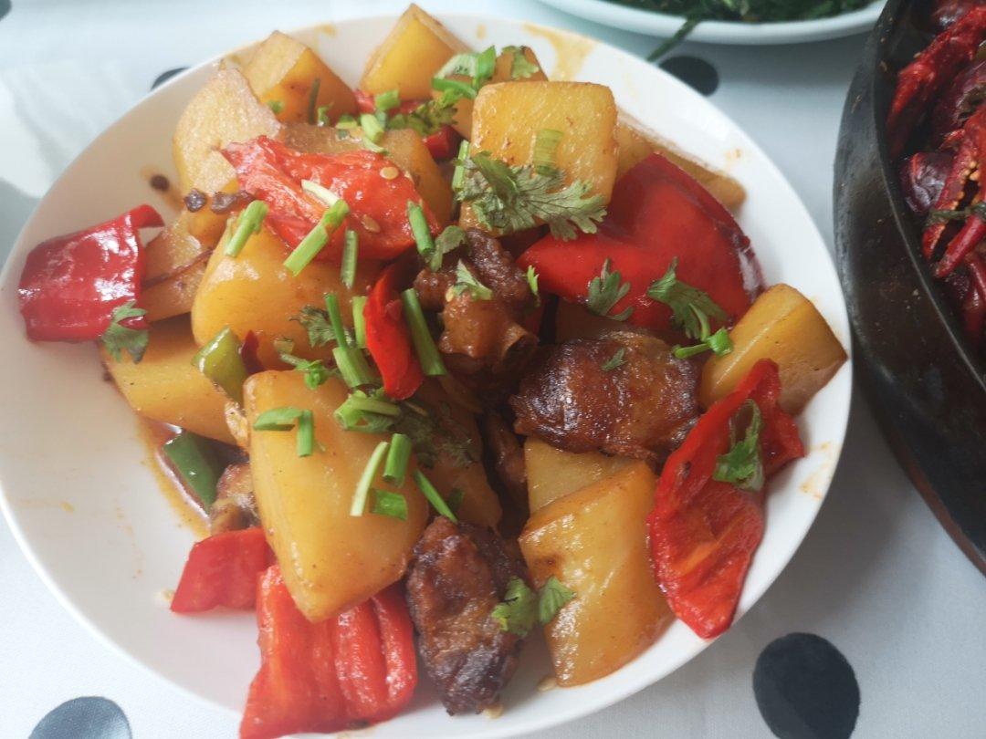 土豆烧排骨