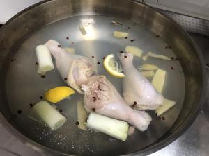 凉拌鸡腿肉（口水鸡）的做法 步骤3