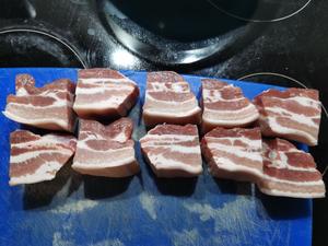 红烧肉（德国猪肉不放血，这么做完全没腥味）的做法 步骤1