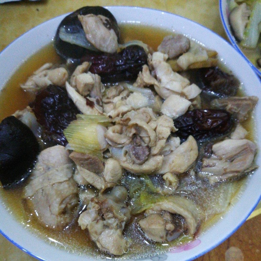 香菇炖鸡腿