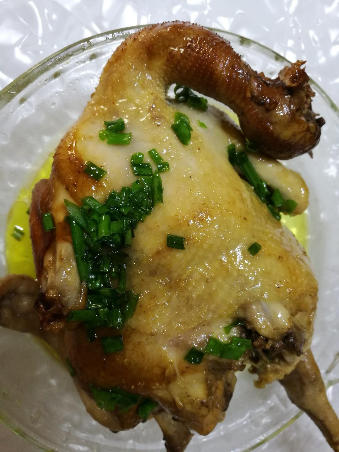 无水葱油童子鸡一一转自微博菜谱（Le Creuset铸铁炖锅）