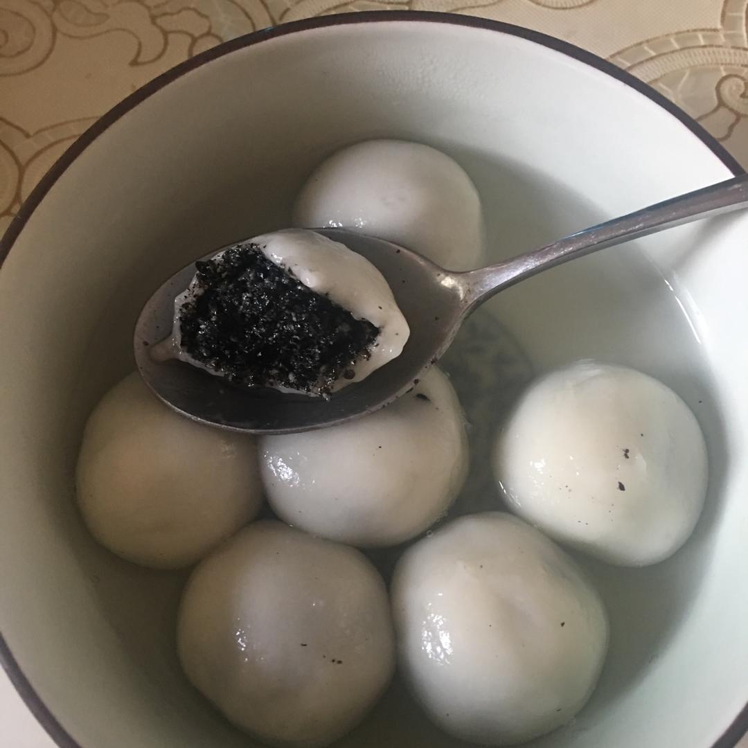 黑芝麻汤圆