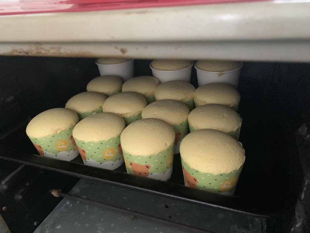 纸杯蛋糕 8寸戚风蛋糕的量