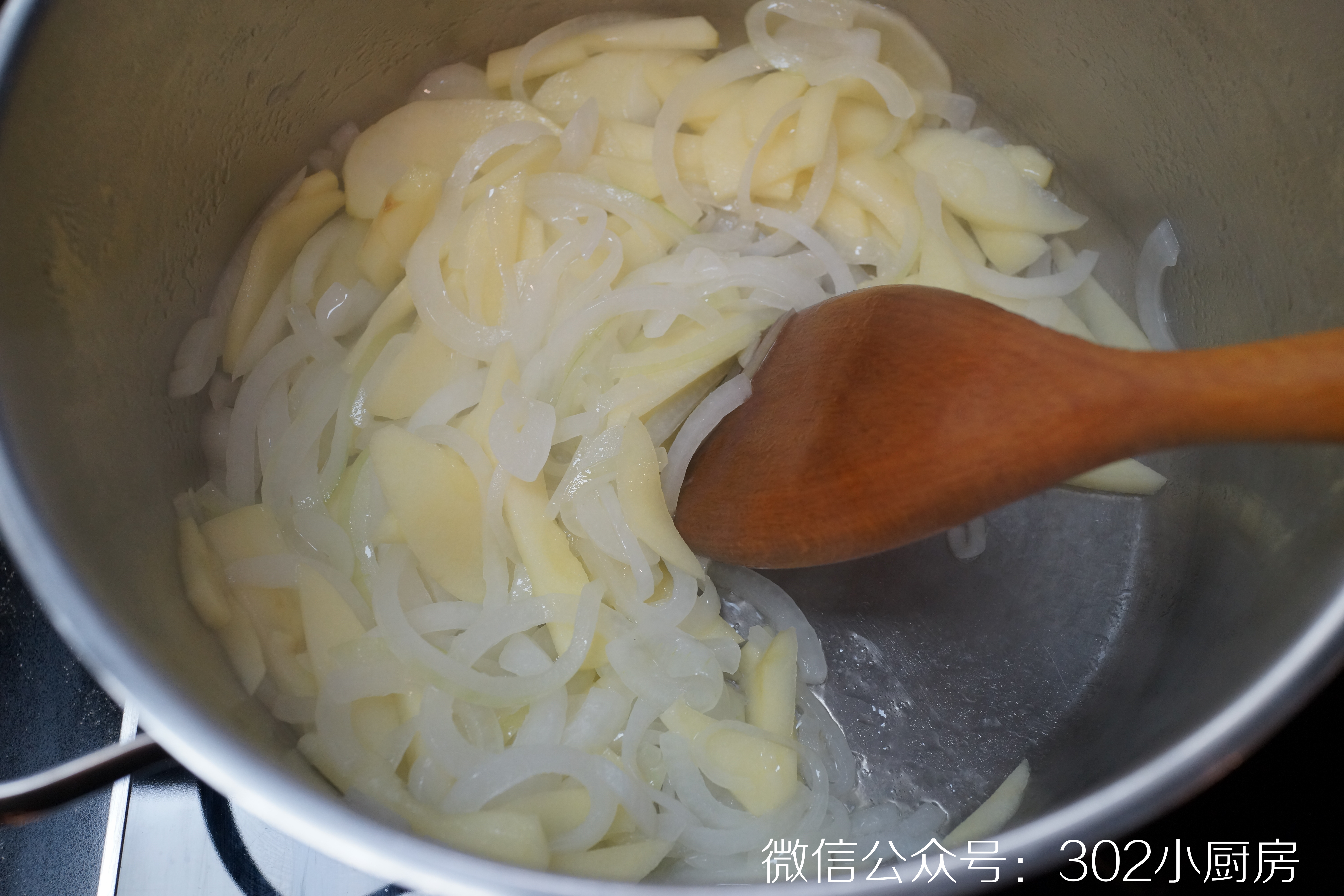紫甘蓝酸菜（非腌渍，德式烤猪肘配菜）<302小厨房>的做法 步骤4