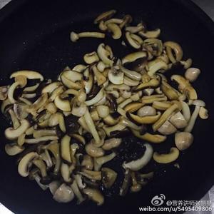 【营养美食】素炒杂菌的做法 步骤4