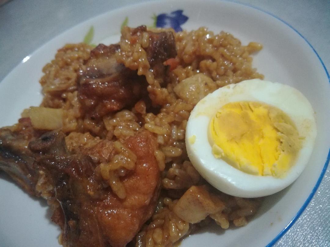 喷香排骨焖饭（爆好吃）