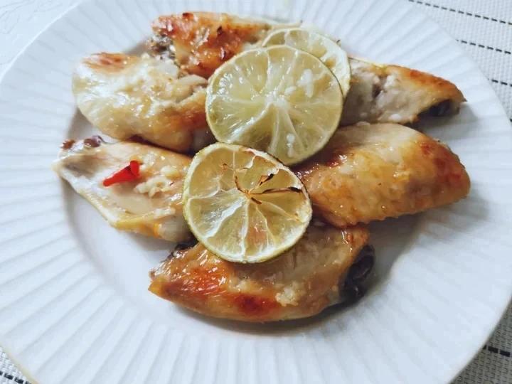 1年7本食谱100道菜，之86：泰式柠檬香茅烤鸡翅