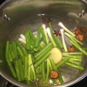 清炖大排骨汤的做法 步骤3