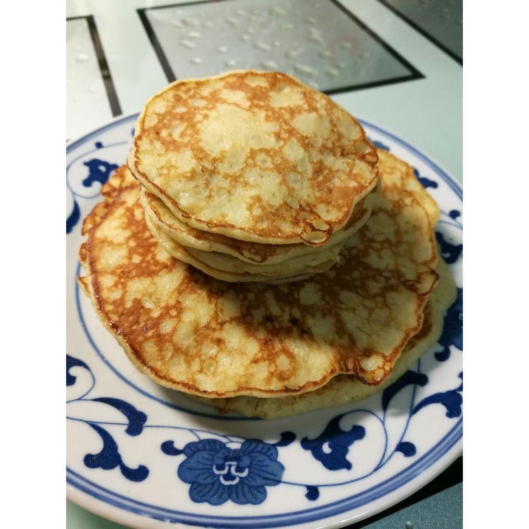 【减脂早餐】无油香蕉松饼（超简单）