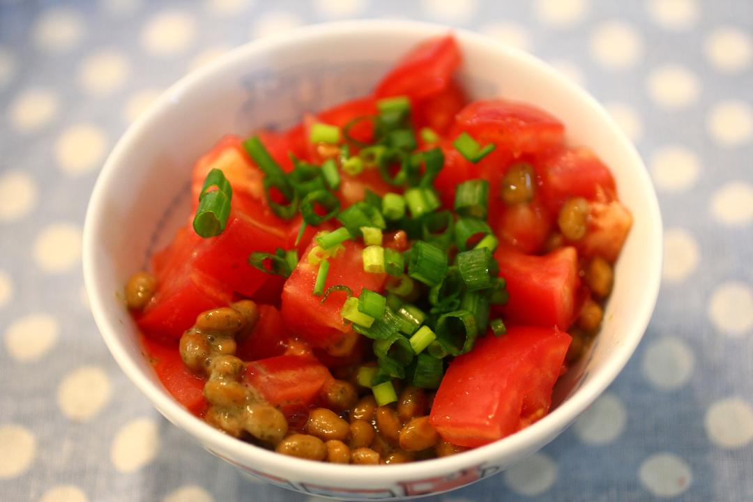 《昨日的美食》之番茄纳豆的做法