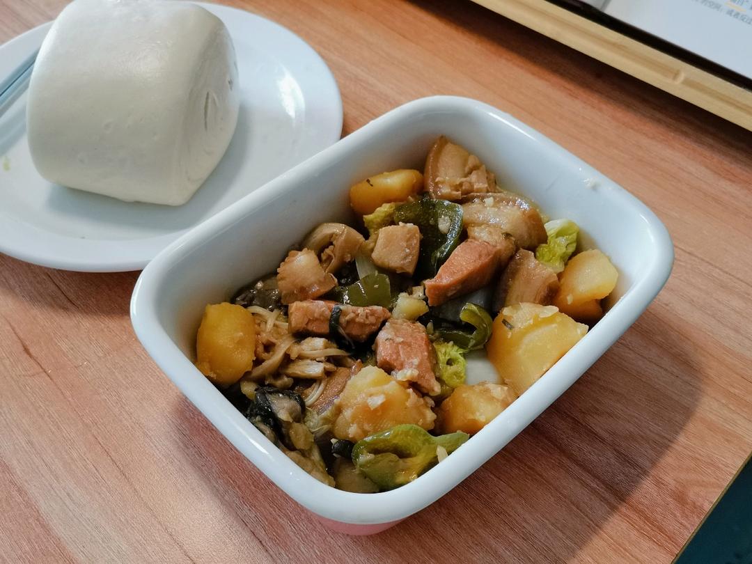 红烧肉炖土豆（丝毫不腻）