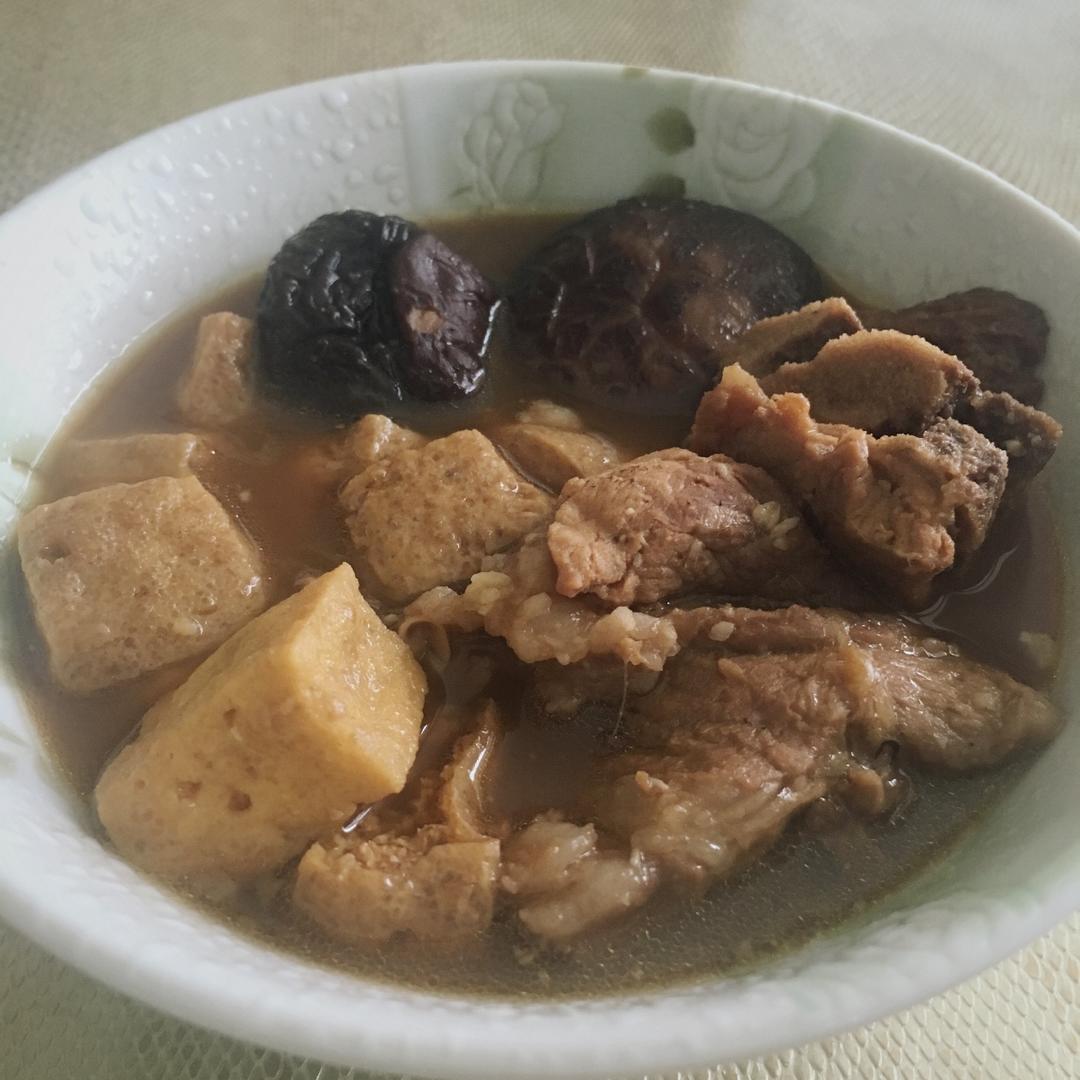 马来西亚肉骨茶（丰富配料版）