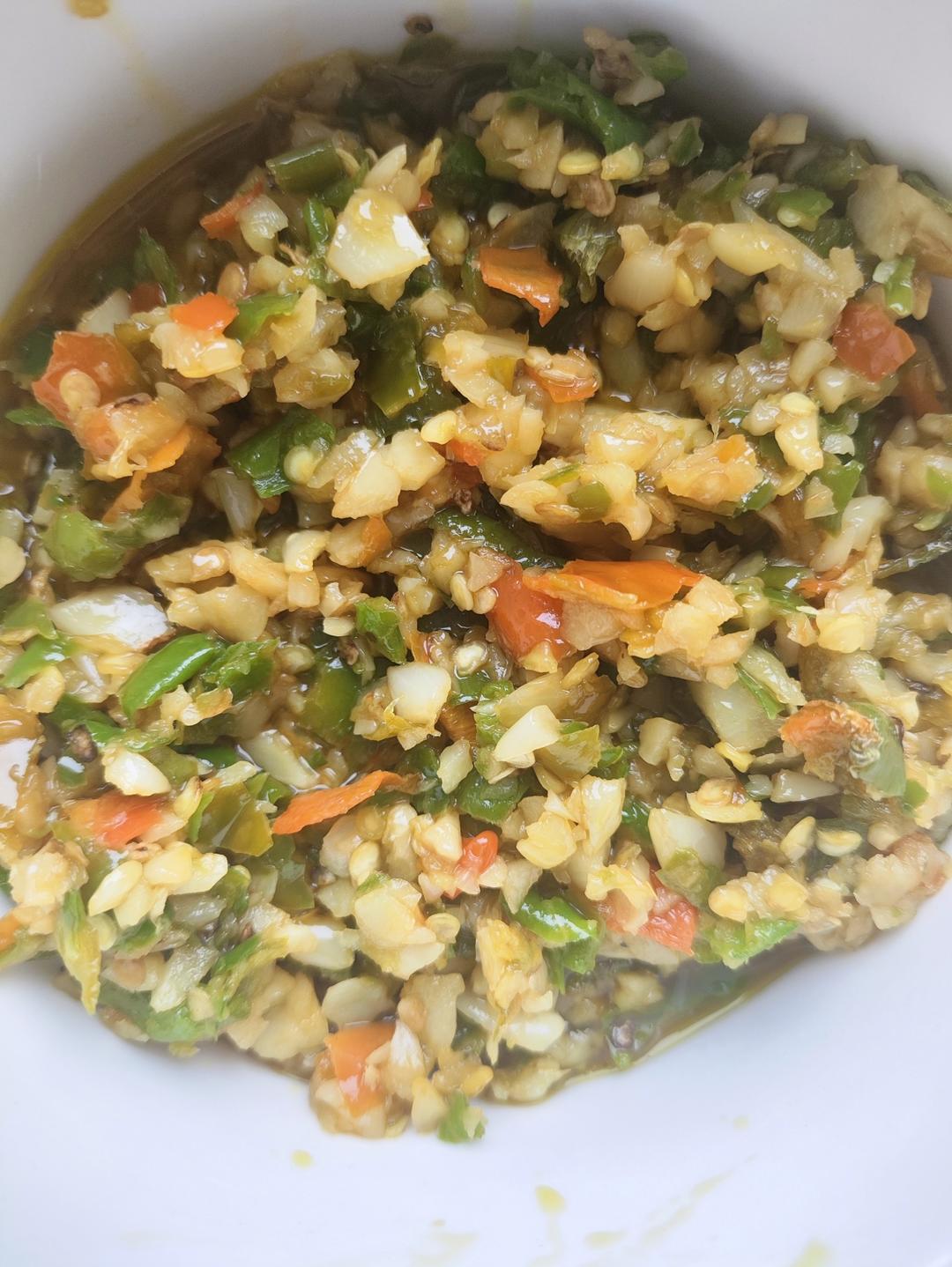 自制蒜蓉辣酱（简单，快手）