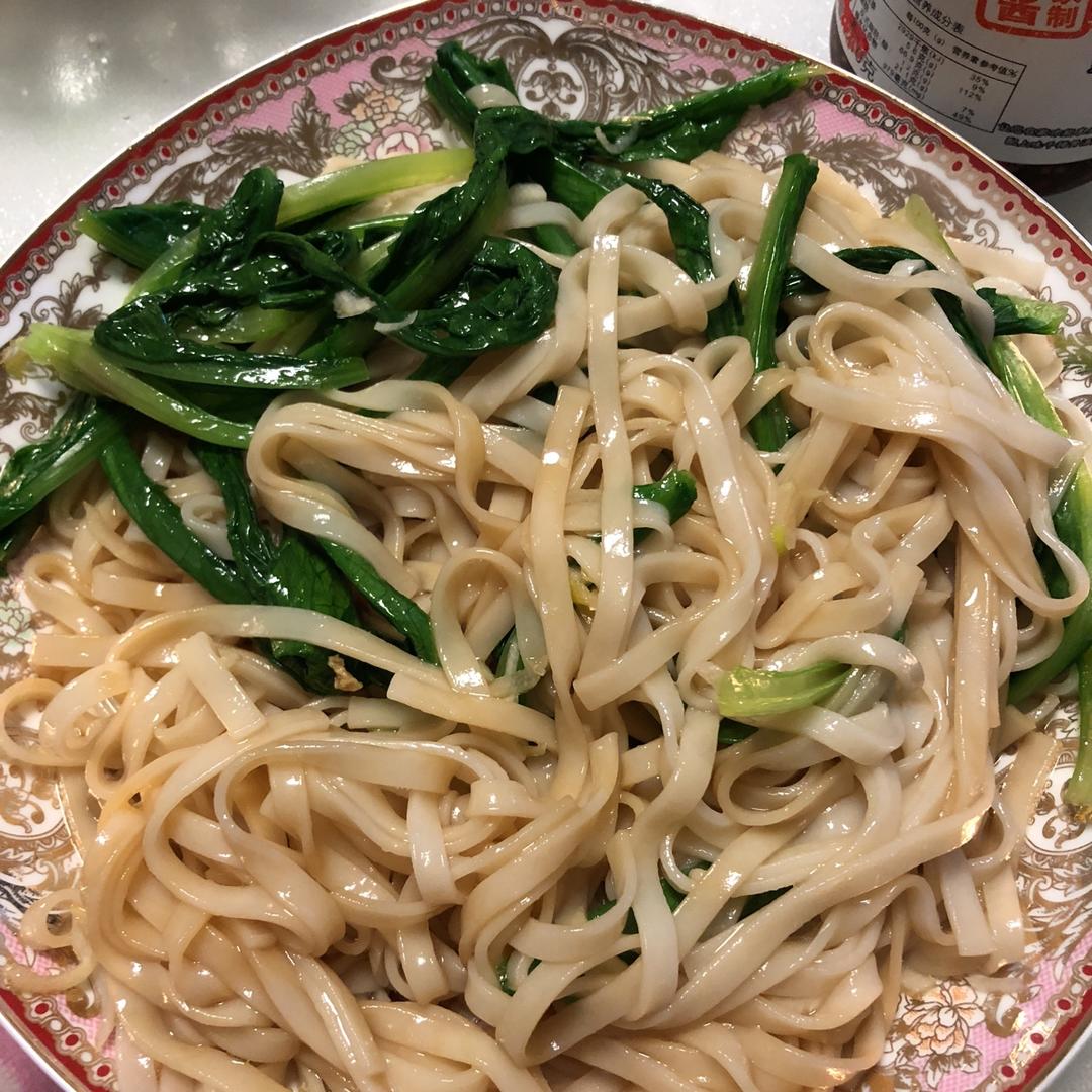 葱爆面—就是汪涵在天天向上里面做的那个啦