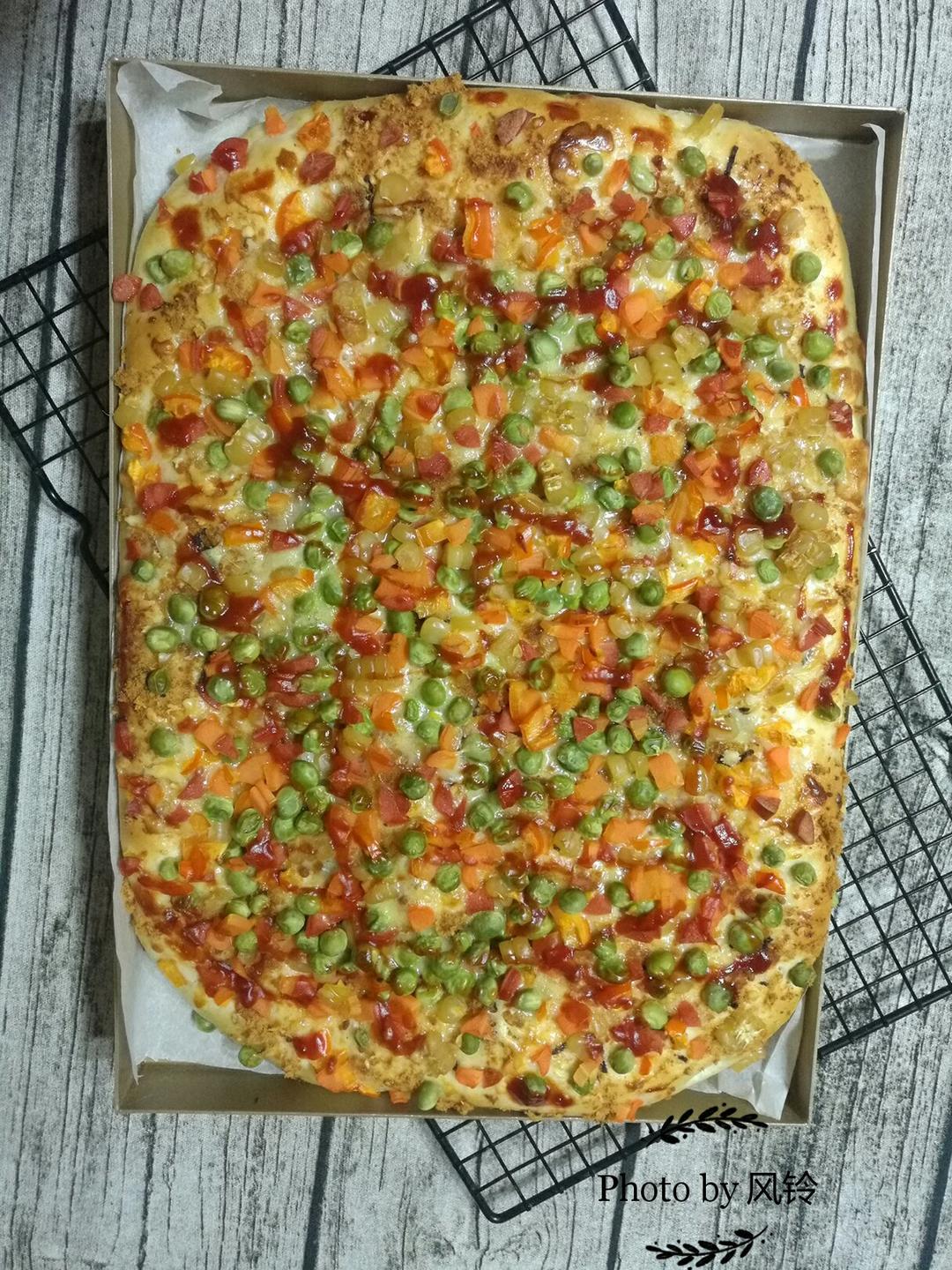 像披萨的辣肉松芝士杂蔬面包