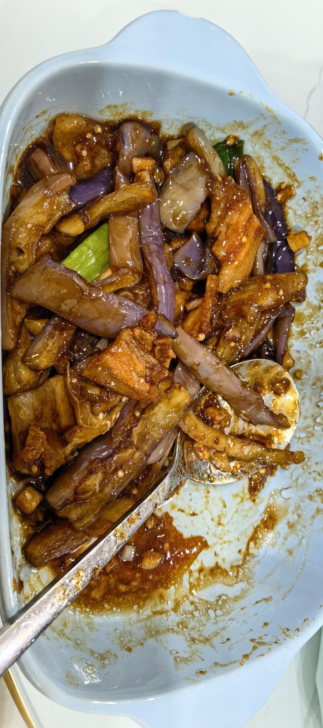 红烧茄子（佐西红柿尖椒）