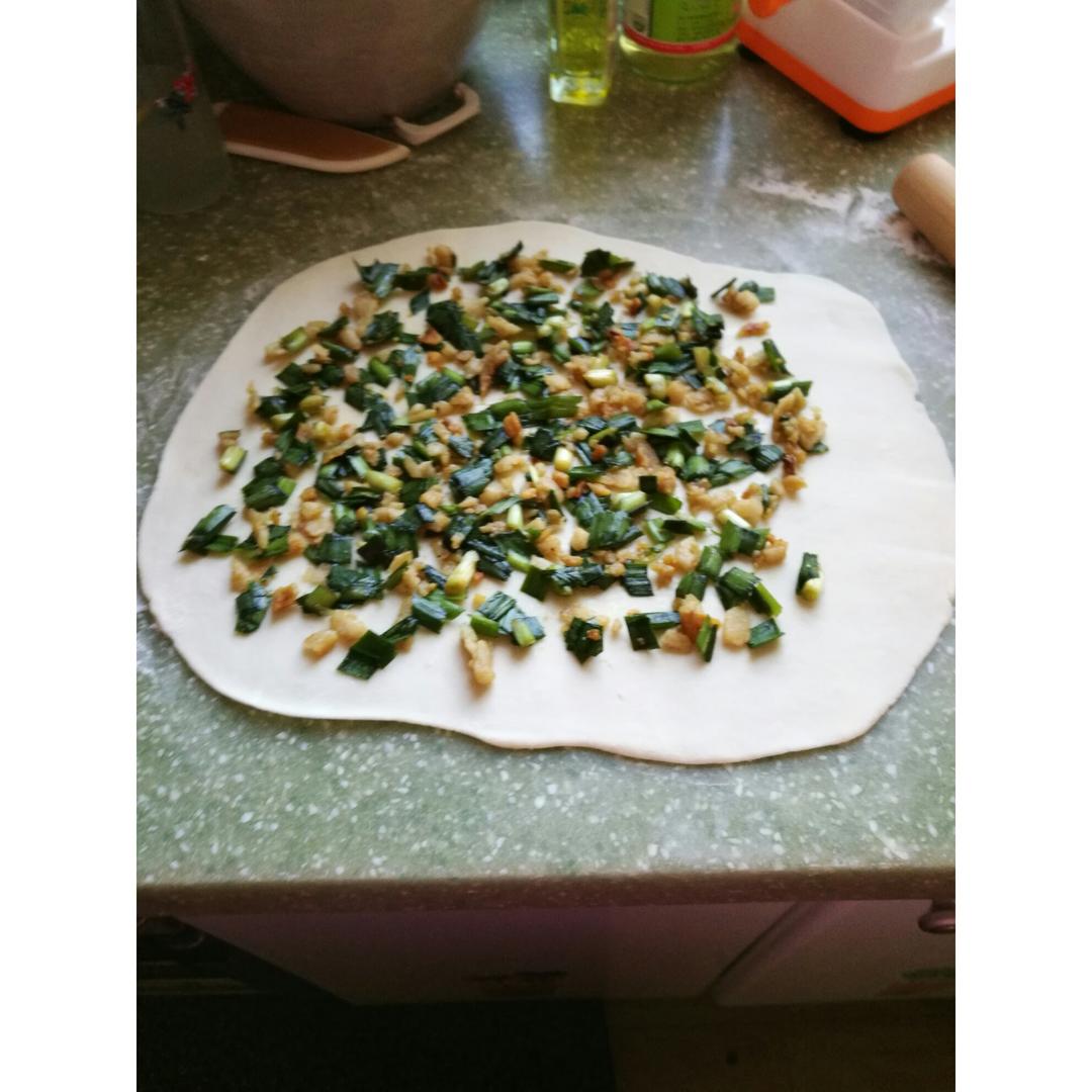 千层葱香猪油渣发面饼 （中式酥点的废物利用）