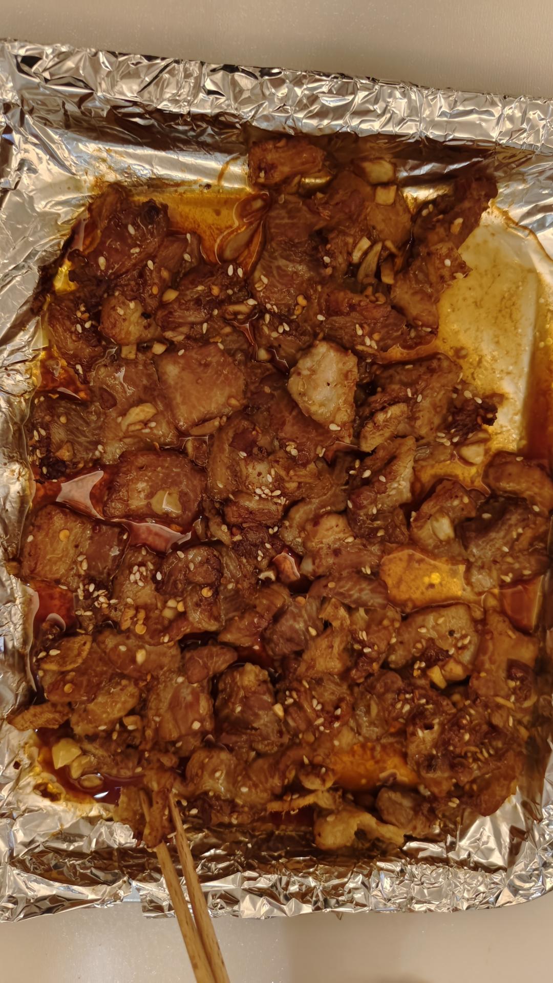 烤五花肉🥩这个夏天除了西瓜🍉当然还有烧烤🥓拥有烤箱的快乐🍺
