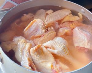 养生汤.灵芝茶树菇炖鸡汤的做法 步骤3