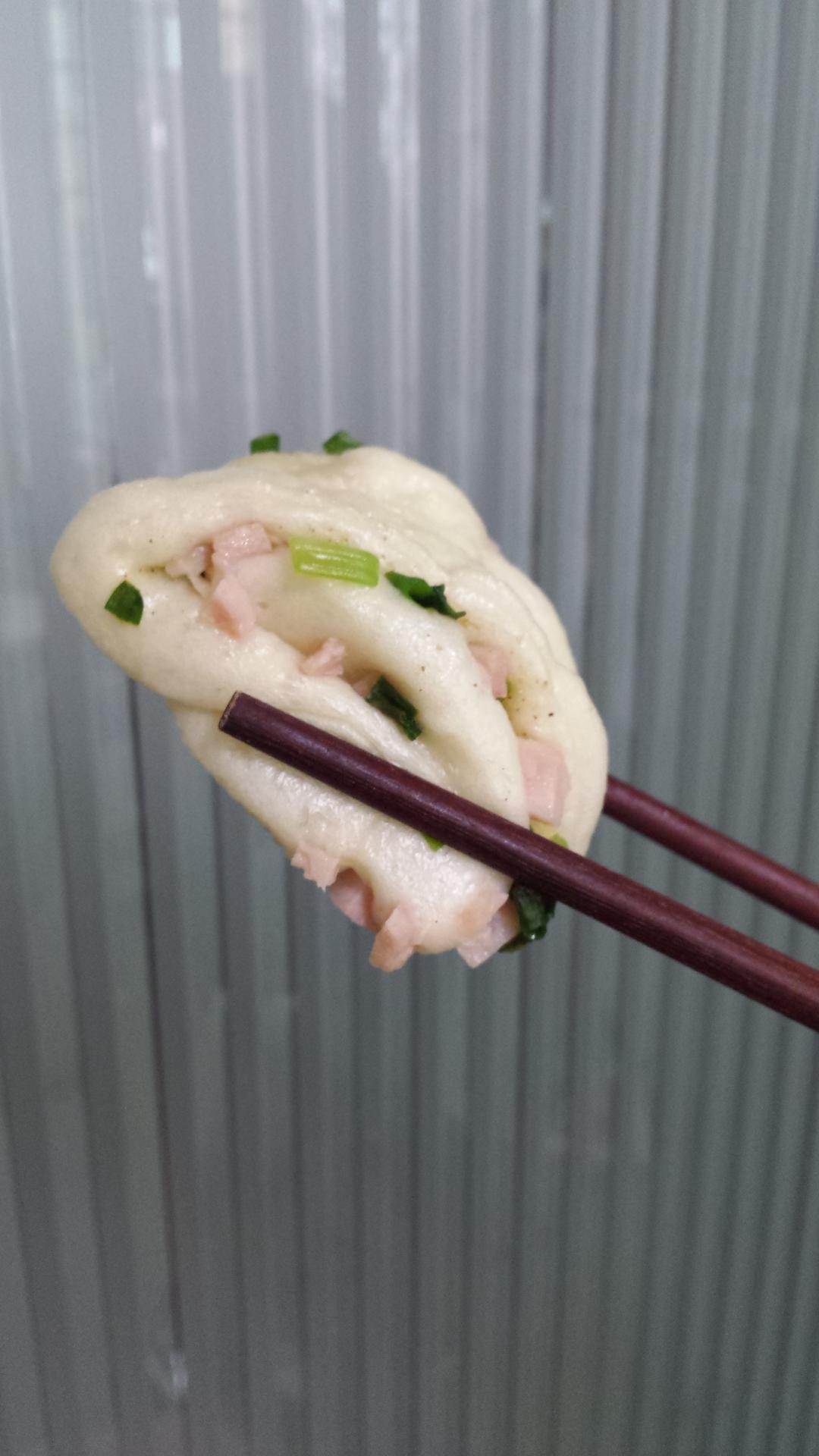 最好吃的火腿葱香花卷—附让葱不变黄的小窍门