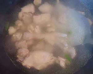 砂锅双菇鸡汤的做法 步骤5