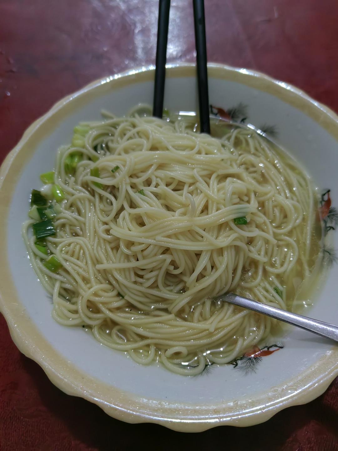 超简单的10分钟做好-热汤面