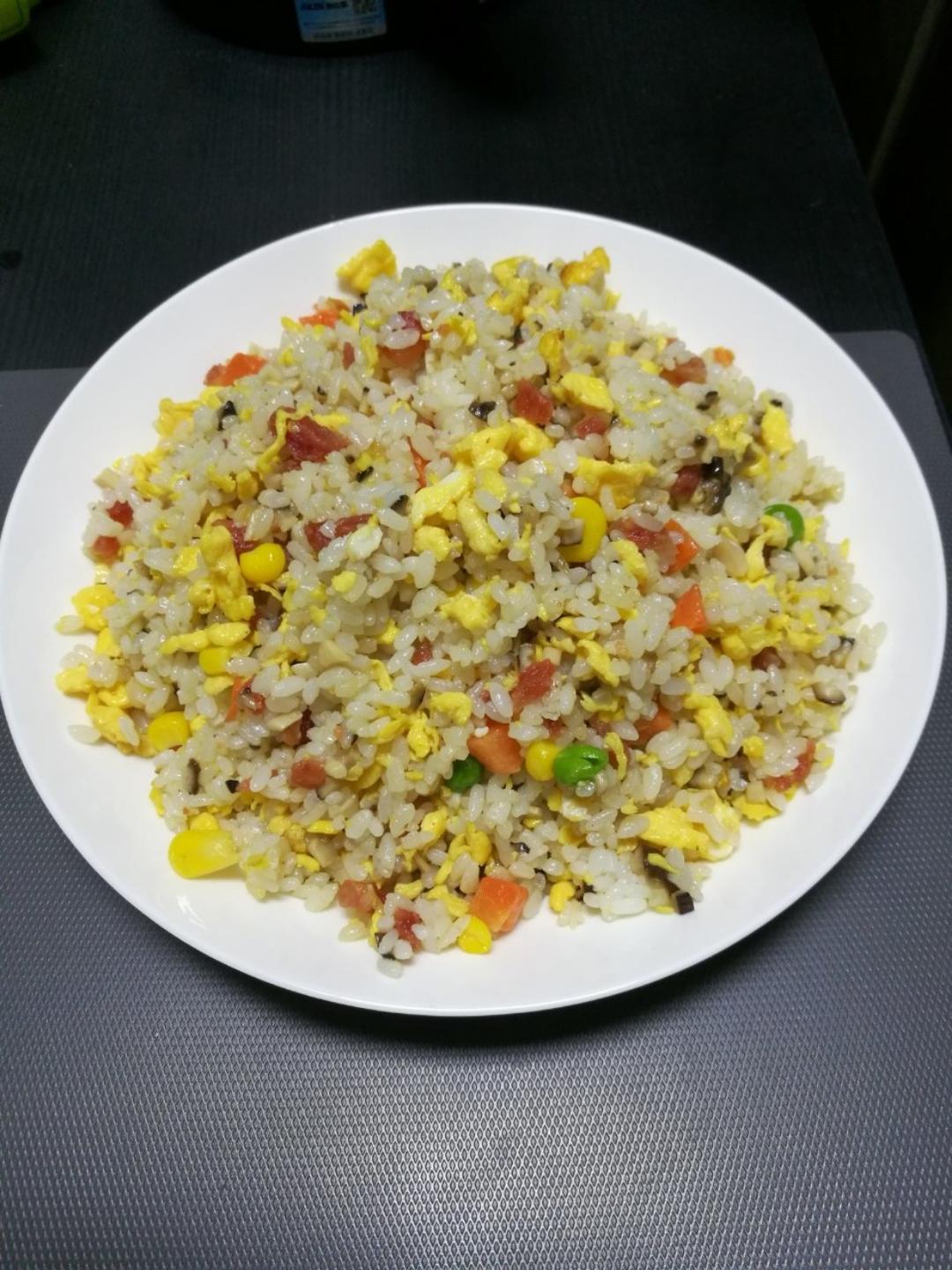 厨师长教你“蛋炒饭”如何做才好吃，答案都在这里面！