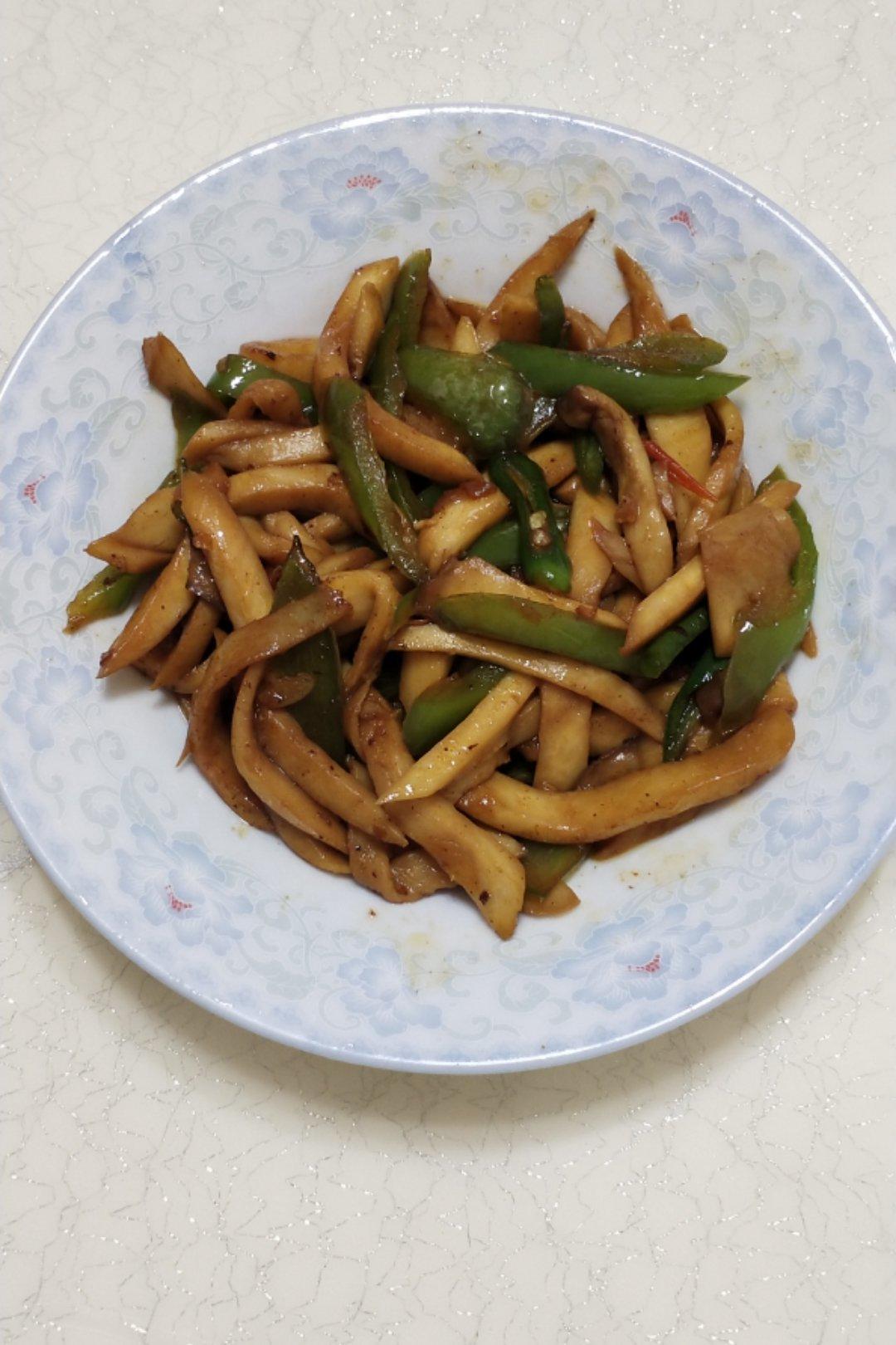 青椒素炒杏鲍菇
