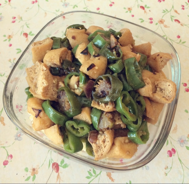 油豆腐炒青椒