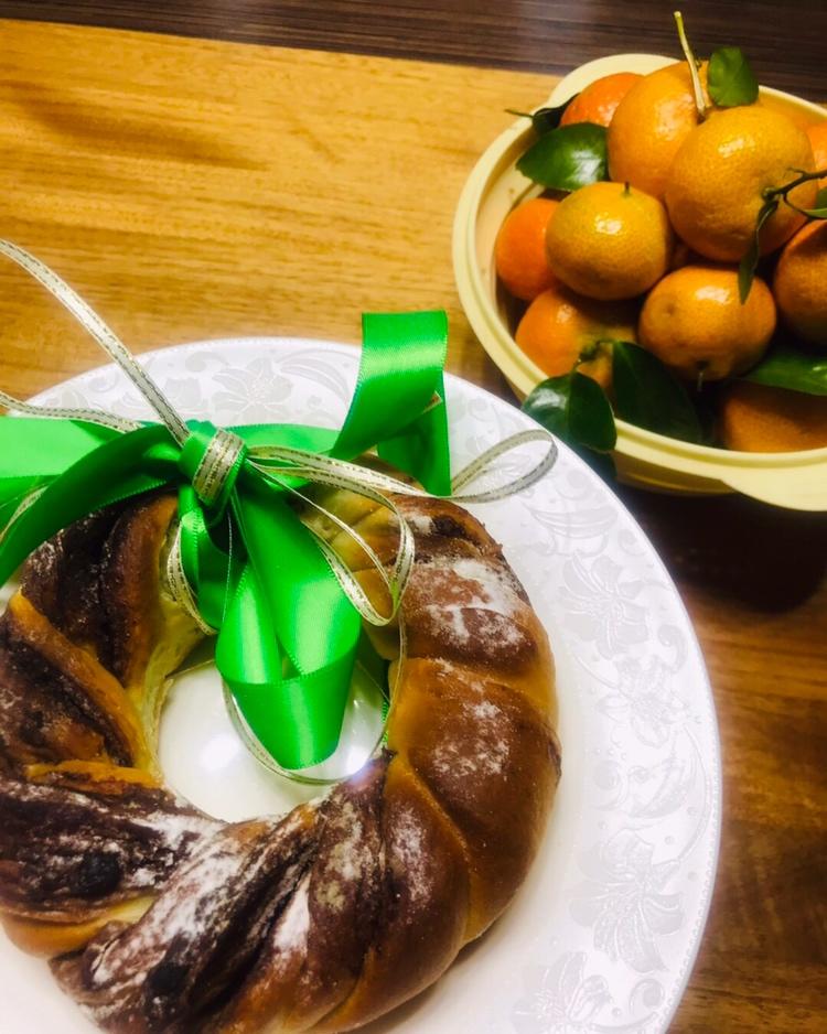 圣诞巧克力坚果麋鹿花环面包