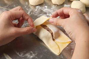 新疆羊肉烤包子的做法 步骤7