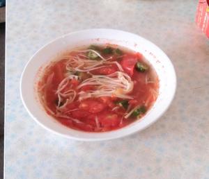 番茄金针菇秋葵汤（无油素食）的做法 步骤1