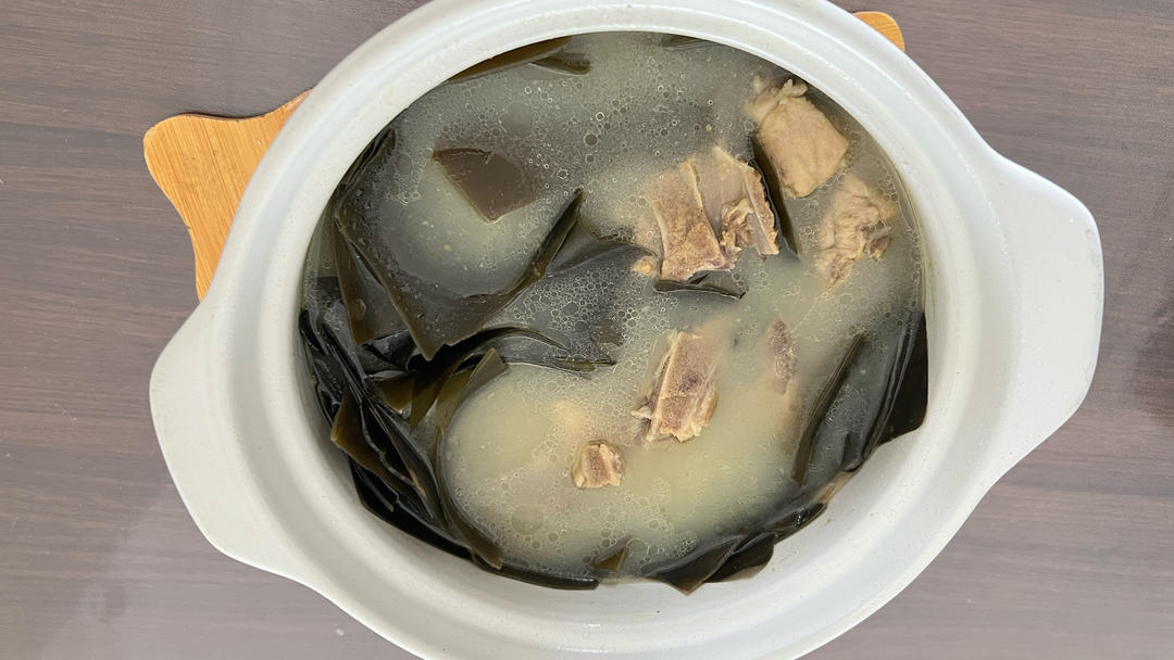 海带排骨肉汤
每日一汤养生