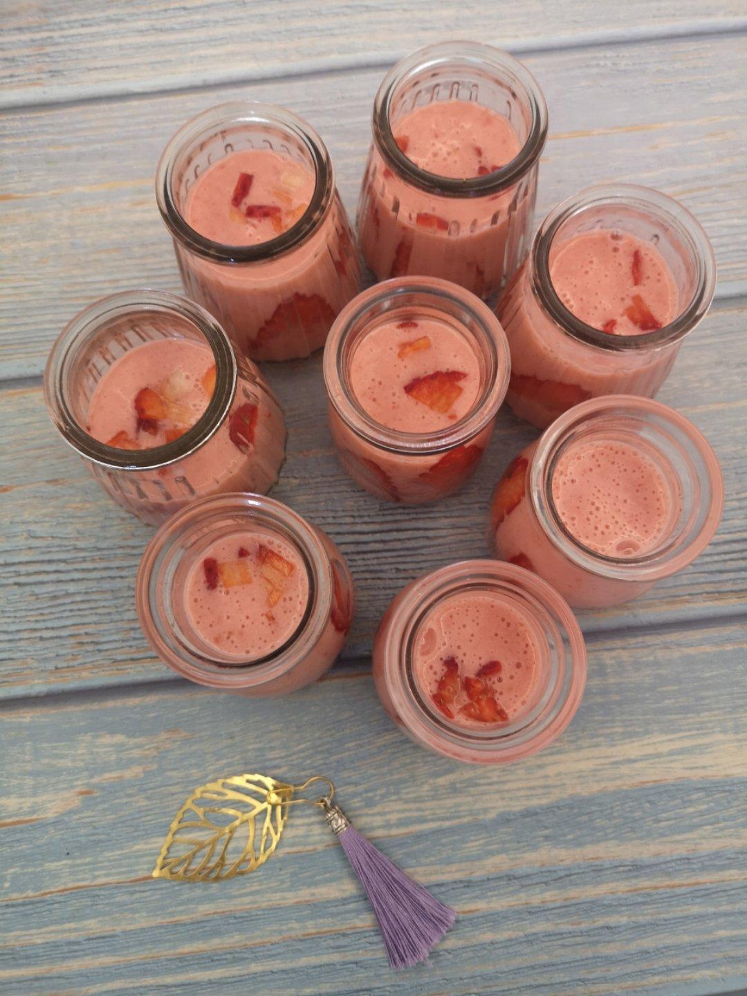 酸奶草莓小布丁