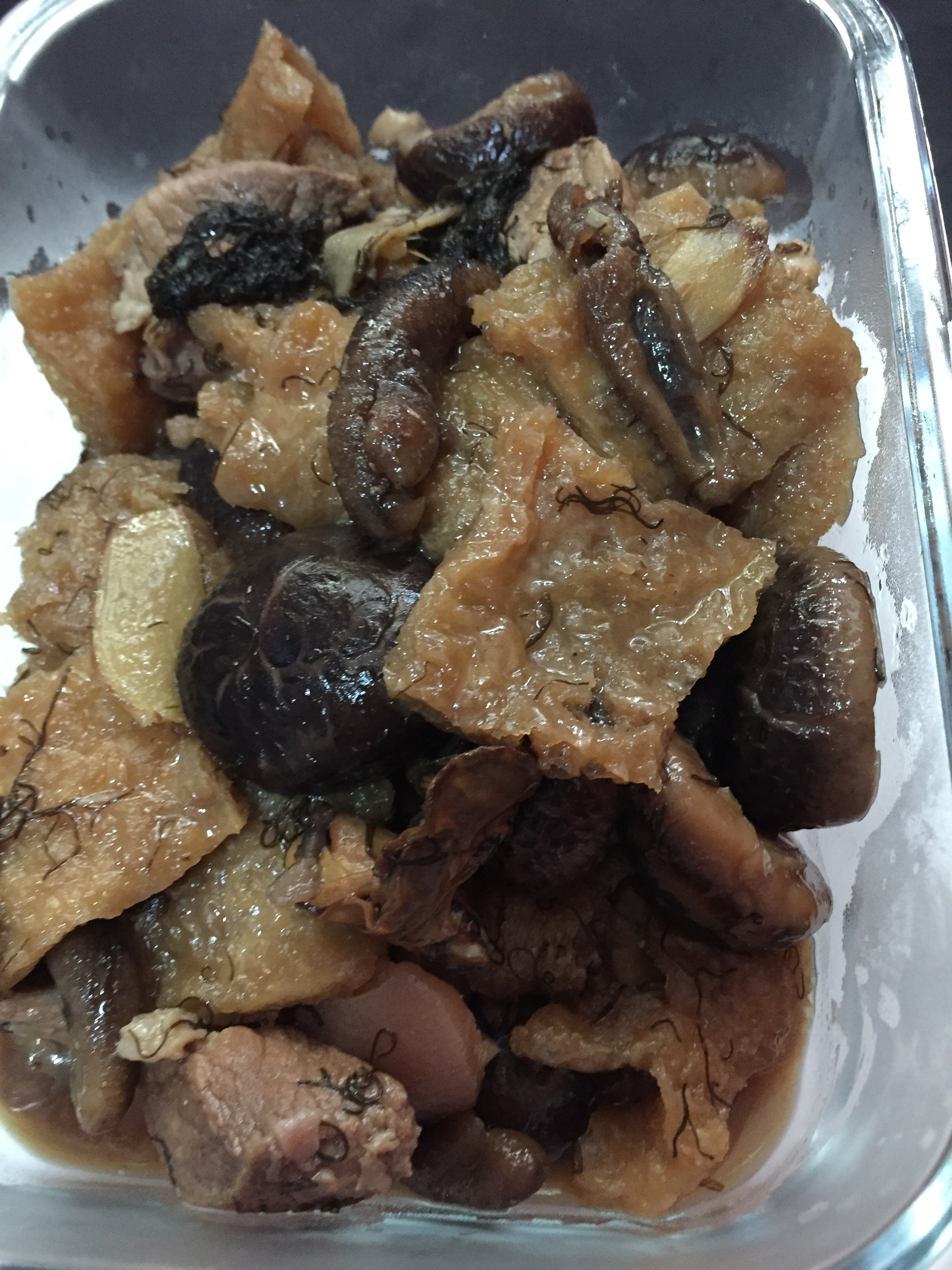 2018年菜系列之冬菇蚝豉焖海参鱼鳔的做法