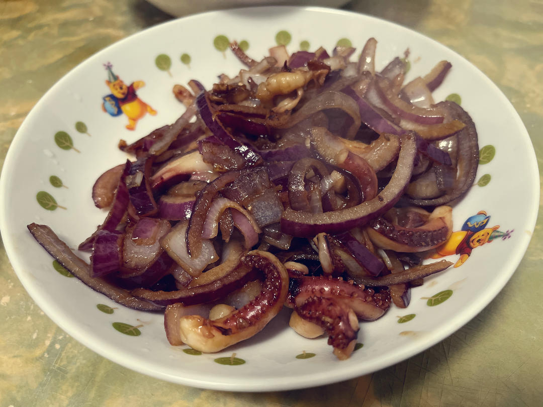 爆炒鱿鱼须，加上这一步，可以与铁板鱿鱼媲美