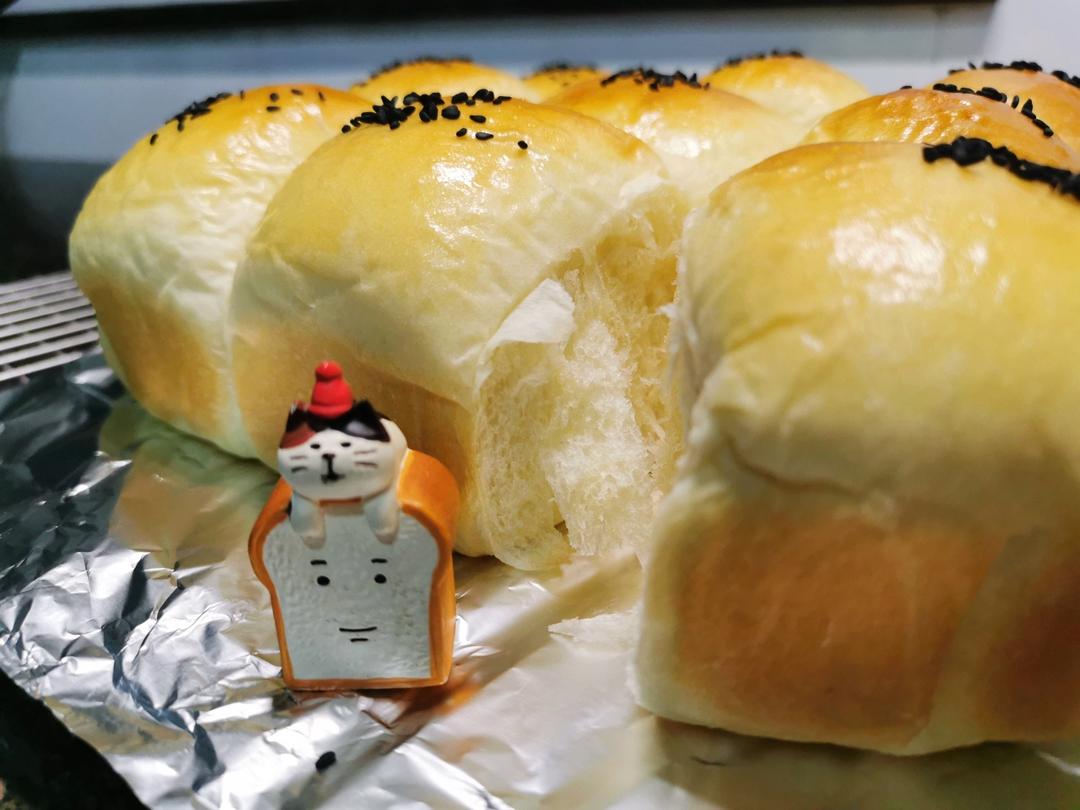 超软的牛奶小餐包