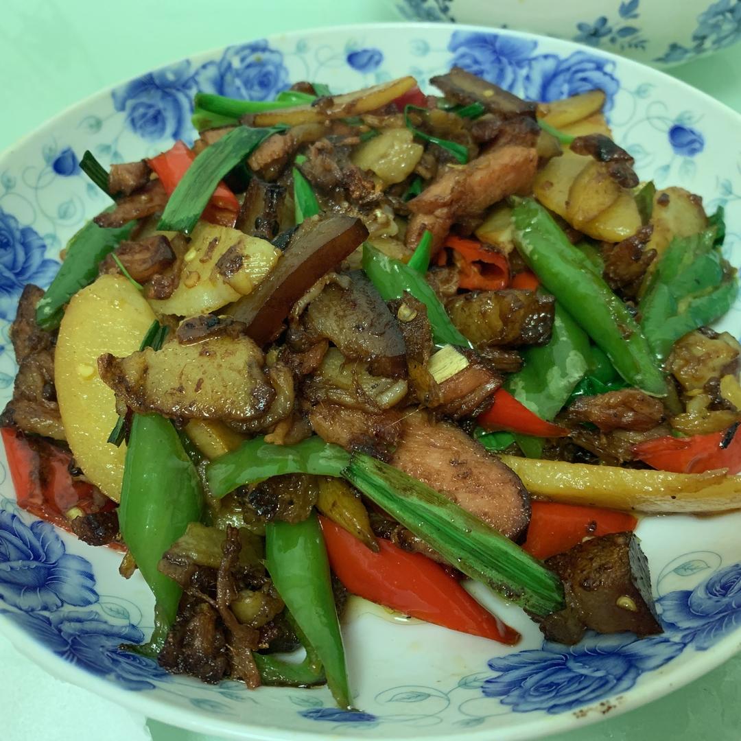 腊肉炒土豆片