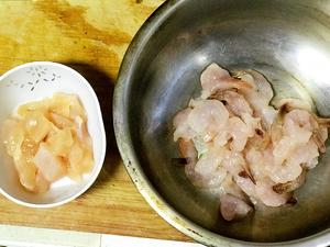 仙贝凤尾虾抱蛋的做法 步骤2