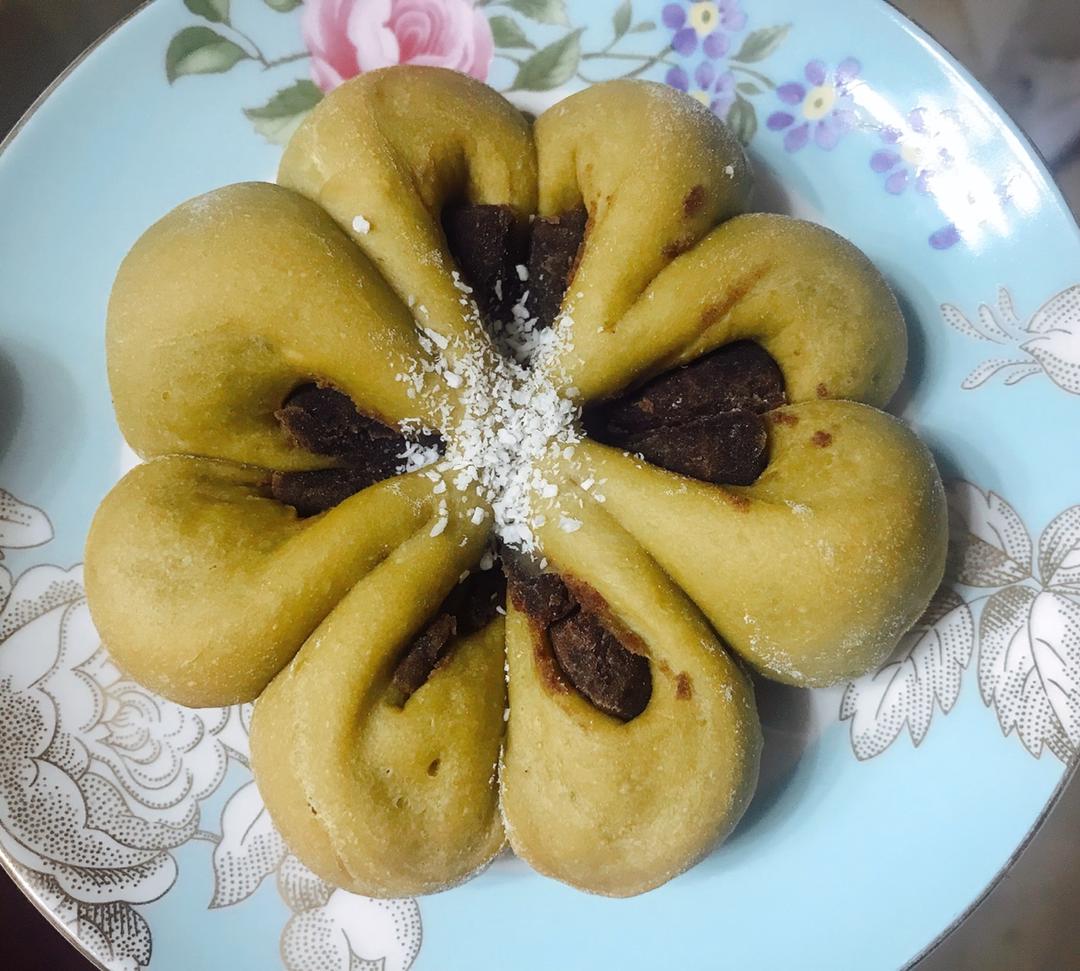 幸运四叶草面包