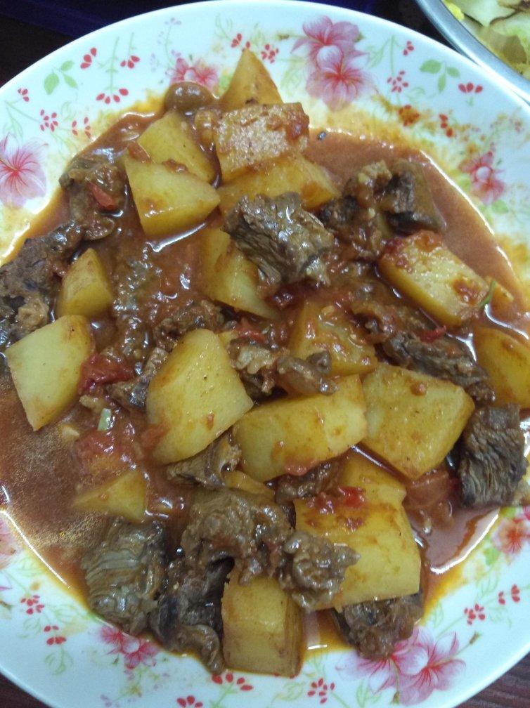 番茄土豆炖牛腩