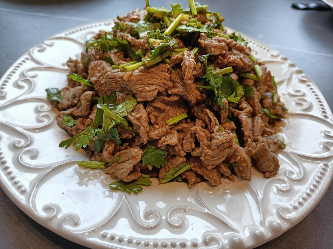 凉拌香菜牛肉