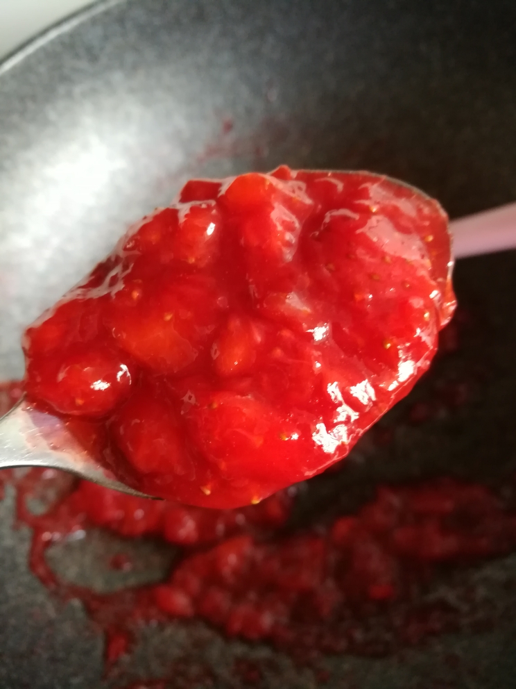 酸甜可口的草莓酱的做法
