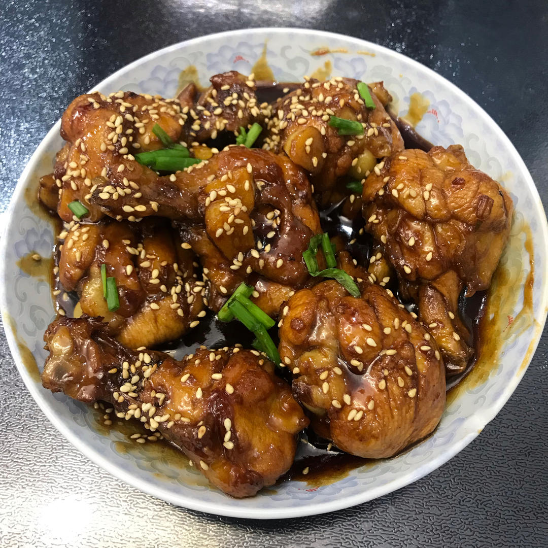 好吃到舔手指的「蒜香蜜汁鸡翅根」👍