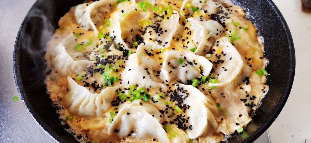 抱蛋煎饺，让速冻饺子好看又好吃～蘸醋吃爱了爱了