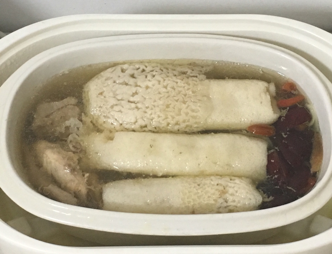野生竹荪煲鸡汤