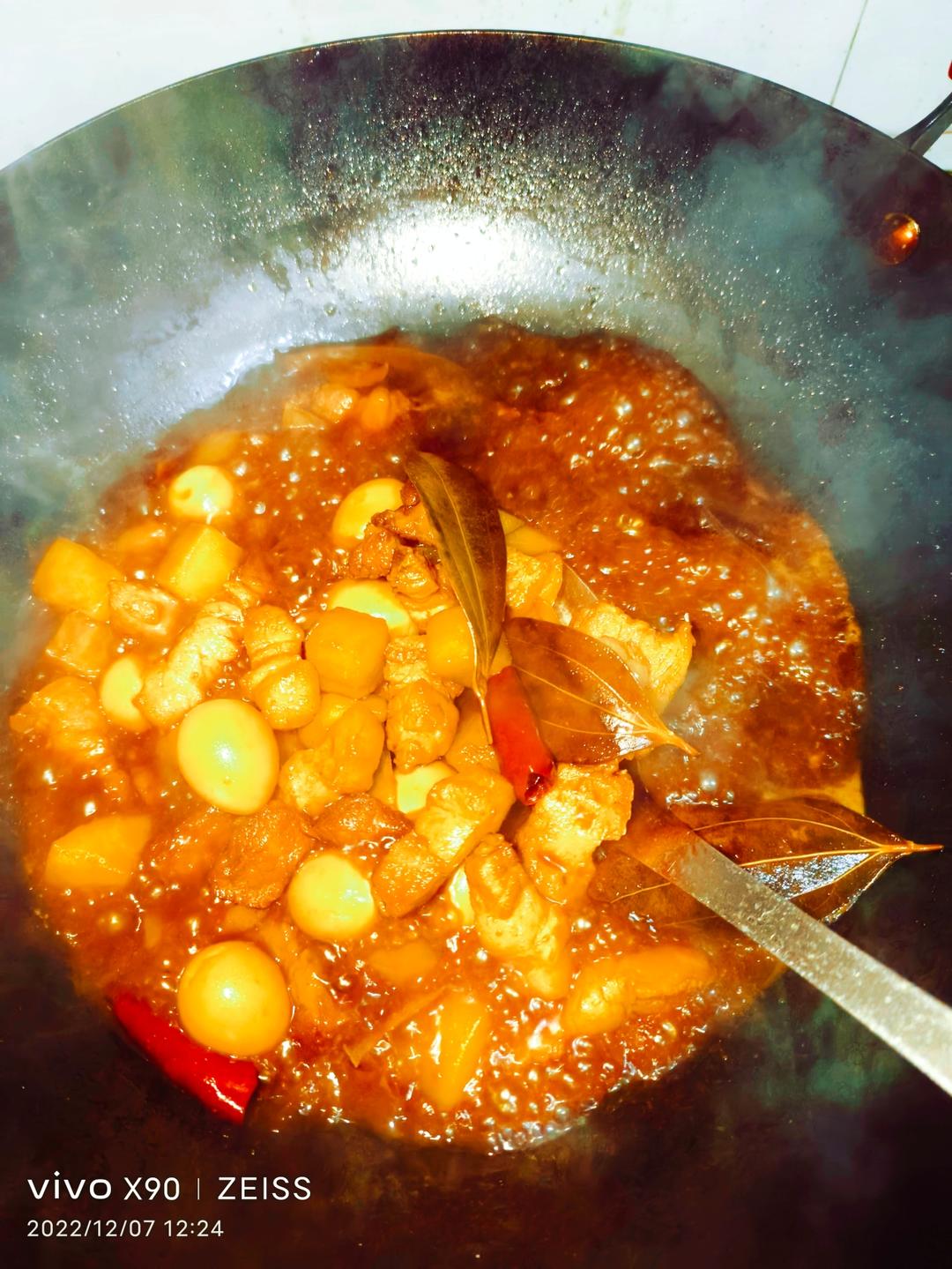 红烧肉炖鹌鹑蛋